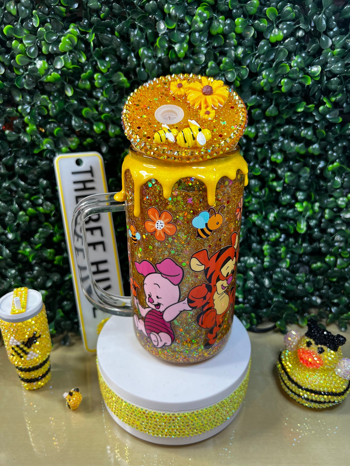 16oz Winnie and Friends Snowglobe Cup