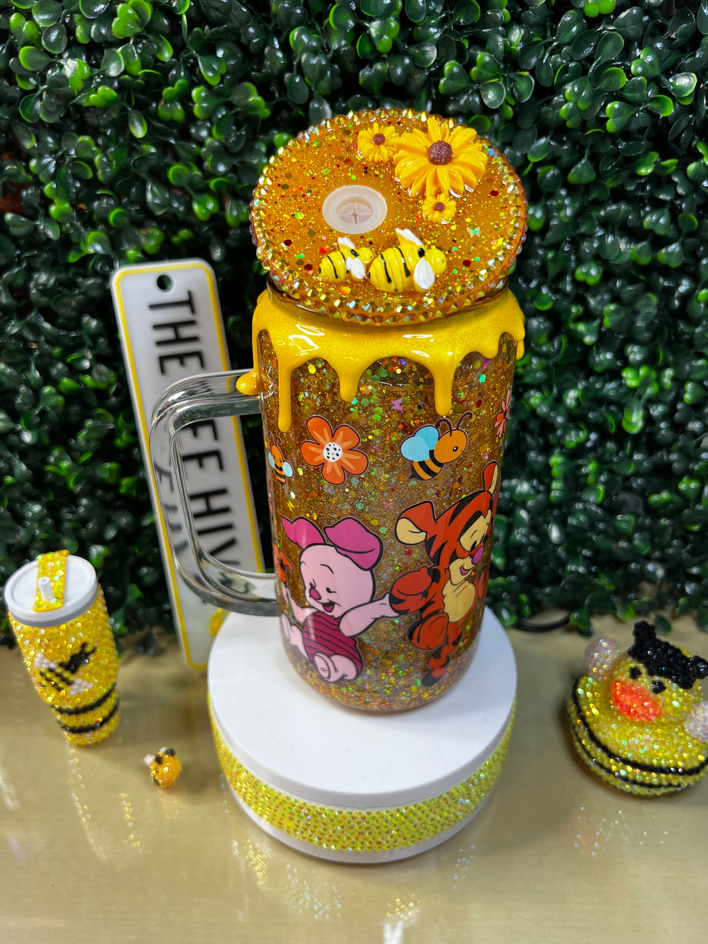 16oz Winnie and Friends Snowglobe Cup